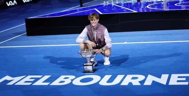 glow-kaiyun.com-辛纳澳网夺冠复制德约轨迹 男网开启00后新时代？