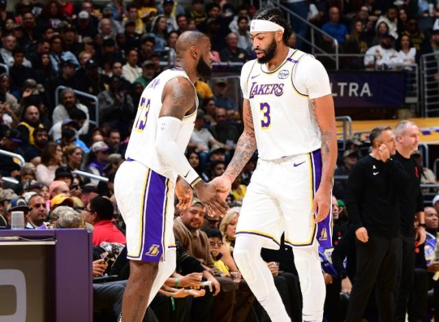 刚回正轨又遭晴天霹雳 浓眉再伤 湖人被命运捉弄